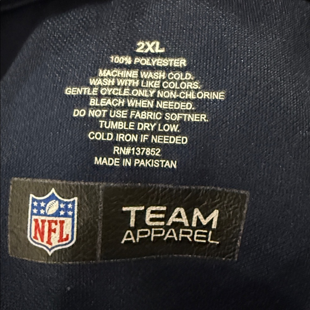 Zubaz NFL New England Patriots Pullover Hoodie - Picture 7 of 7